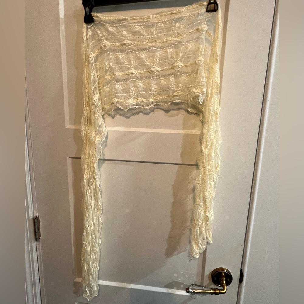 Lace Cream Scarf